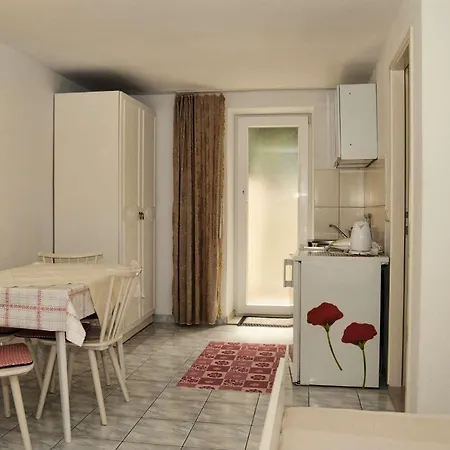 Konukevi Mili 732 Makarska